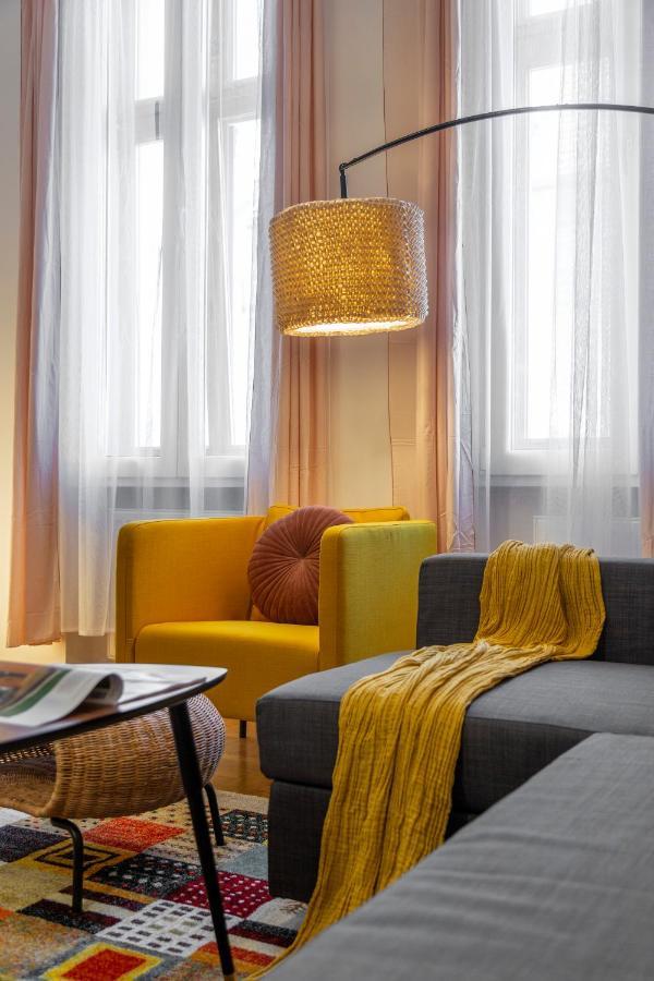 Cozy Home By Bella In The Heart Of Budapest Esterno foto